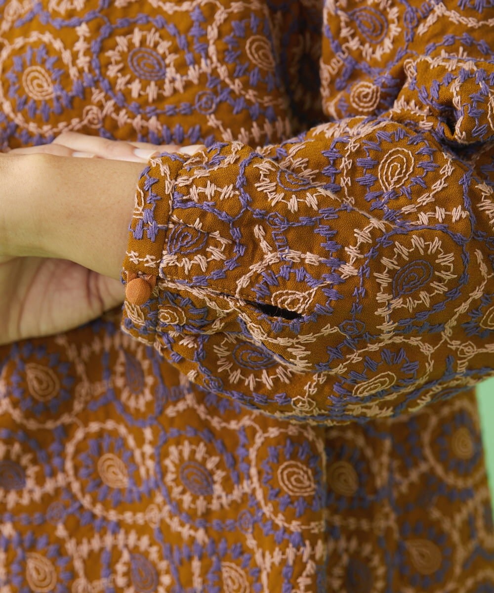 GJBAV50220 Jocomomola(ホコモモラ) Huella 刺繍ブラウス ブラック