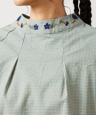 GJBCD33200 Jocomomola(ホコモモラ) 【2WAY】Flor pequena チェックフラワー刺繍ブラウス グリーン