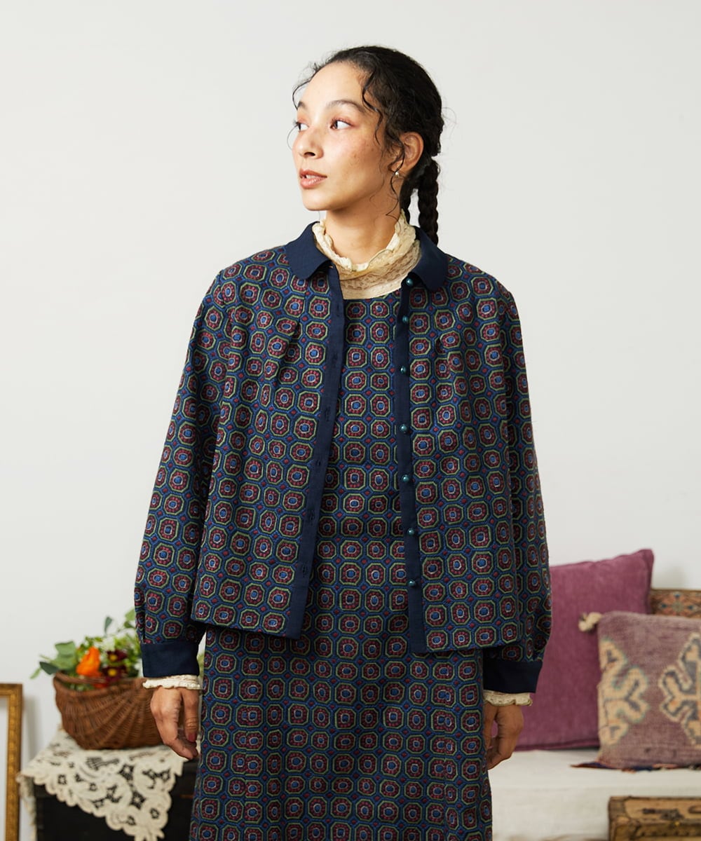 GJBCD50250 Jocomomola(ホコモモラ) Escudos 幾何調総刺繍ブラウス ネイビー