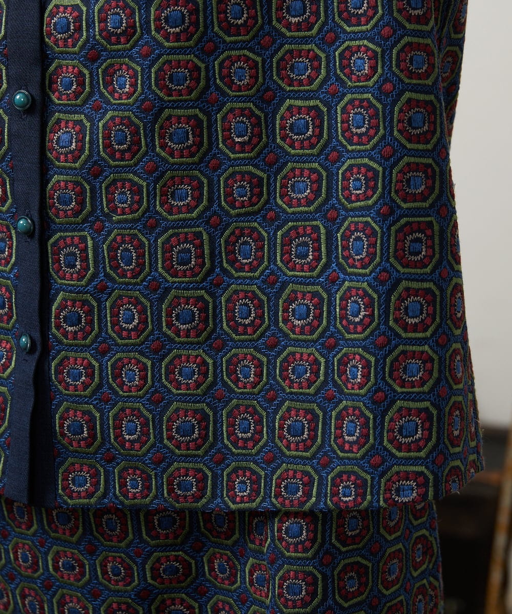 GJBCD50250 Jocomomola(ホコモモラ) Escudos 幾何調総刺繍ブラウス ネイビー