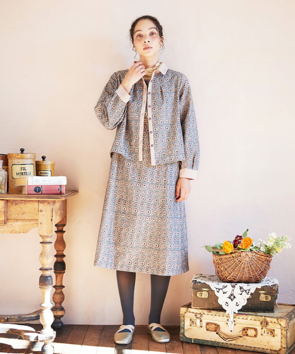 GJBCD50250 Jocomomola(ホコモモラ) Escudos 幾何調総刺繍ブラウス ベージュ