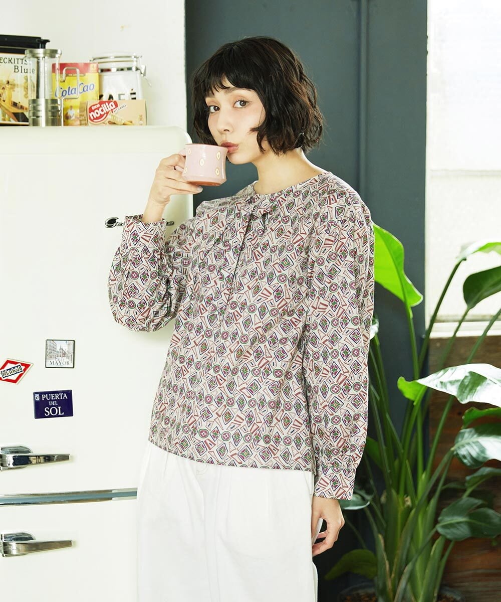 GJBDD32200 Jocomomola Hidalgo 幾何調プリントブラウス
