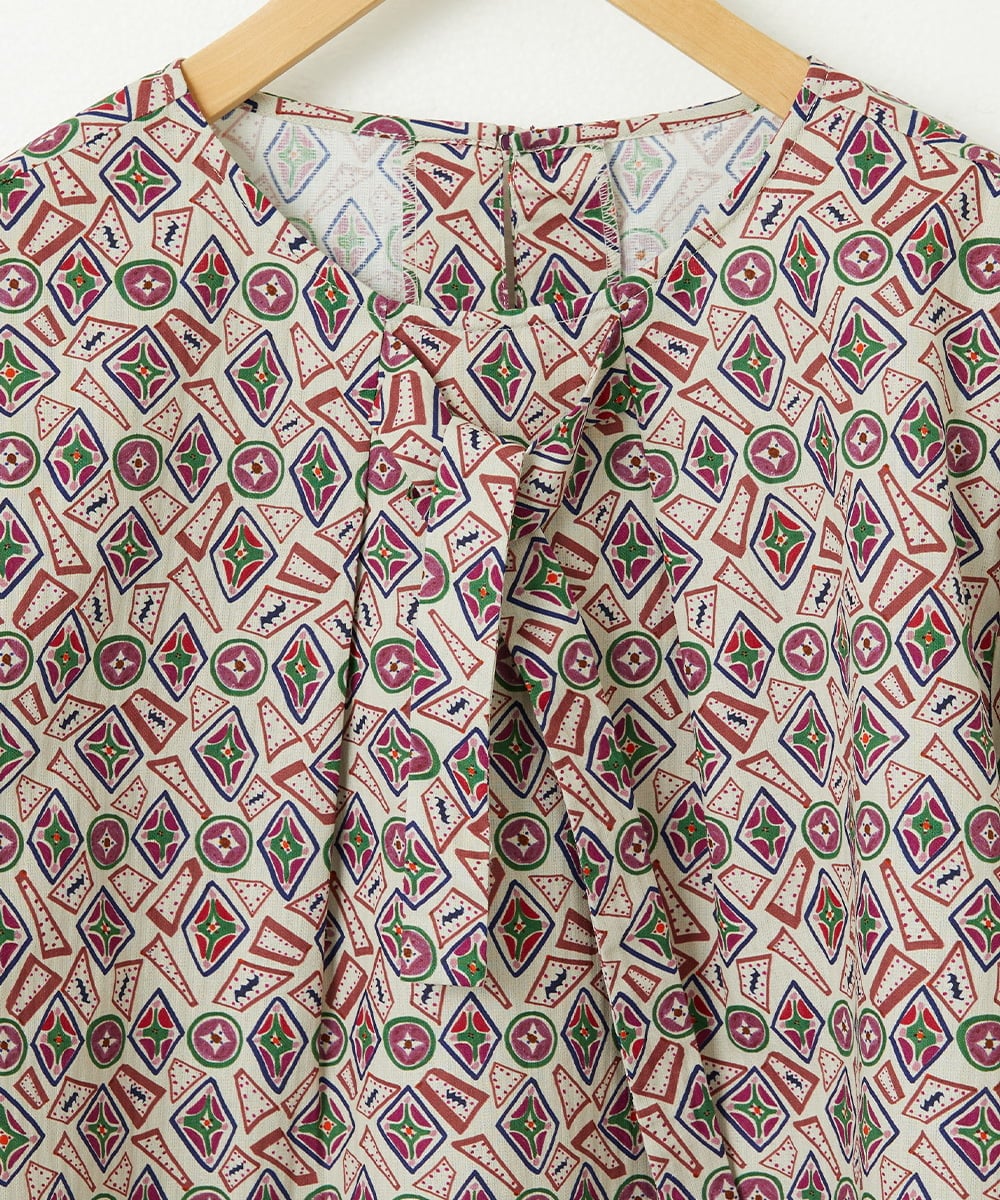 GJBDD32200 Jocomomola(ホコモモラ) Hidalgo 幾何調プリントブラウス アイボリー