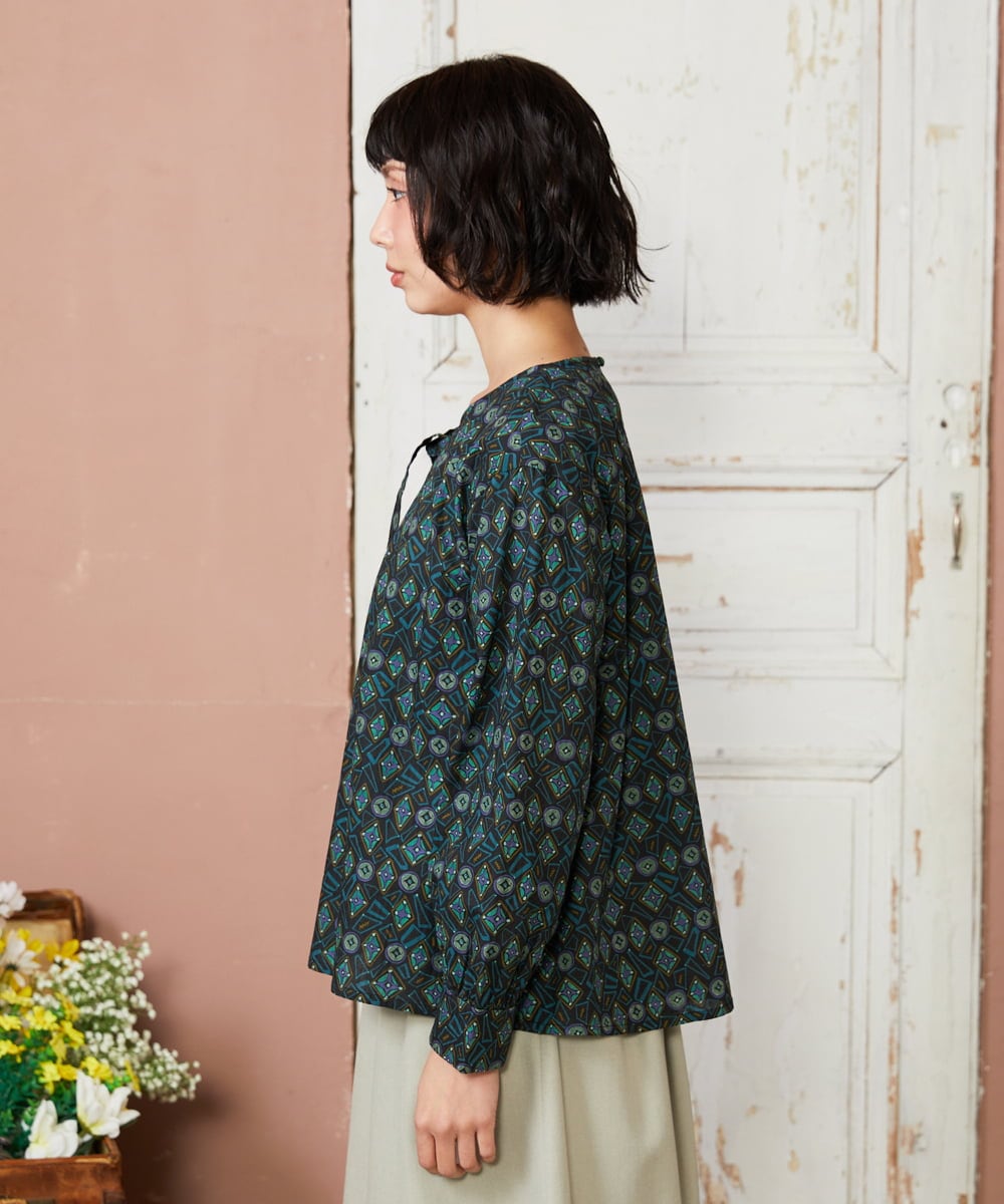 GJBDD32200 Jocomomola(ホコモモラ) Hidalgo 幾何調プリントブラウス ブラック