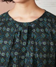 GJBDD32200 Jocomomola(ホコモモラ) Hidalgo 幾何調プリントブラウス ブラック