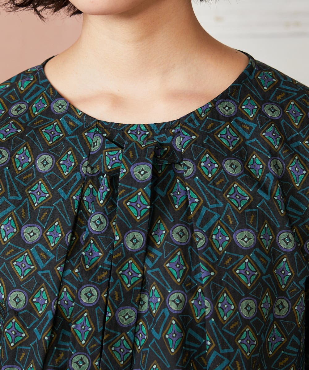 GJBDD32200 Jocomomola(ホコモモラ) Hidalgo 幾何調プリントブラウス ブラック