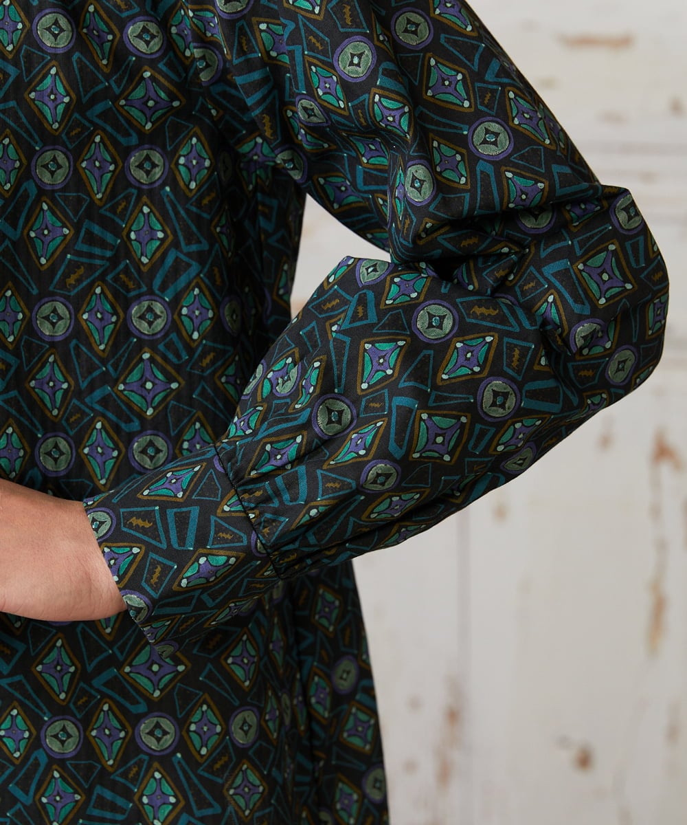 GJBDD32200 Jocomomola(ホコモモラ) Hidalgo 幾何調プリントブラウス ブラック