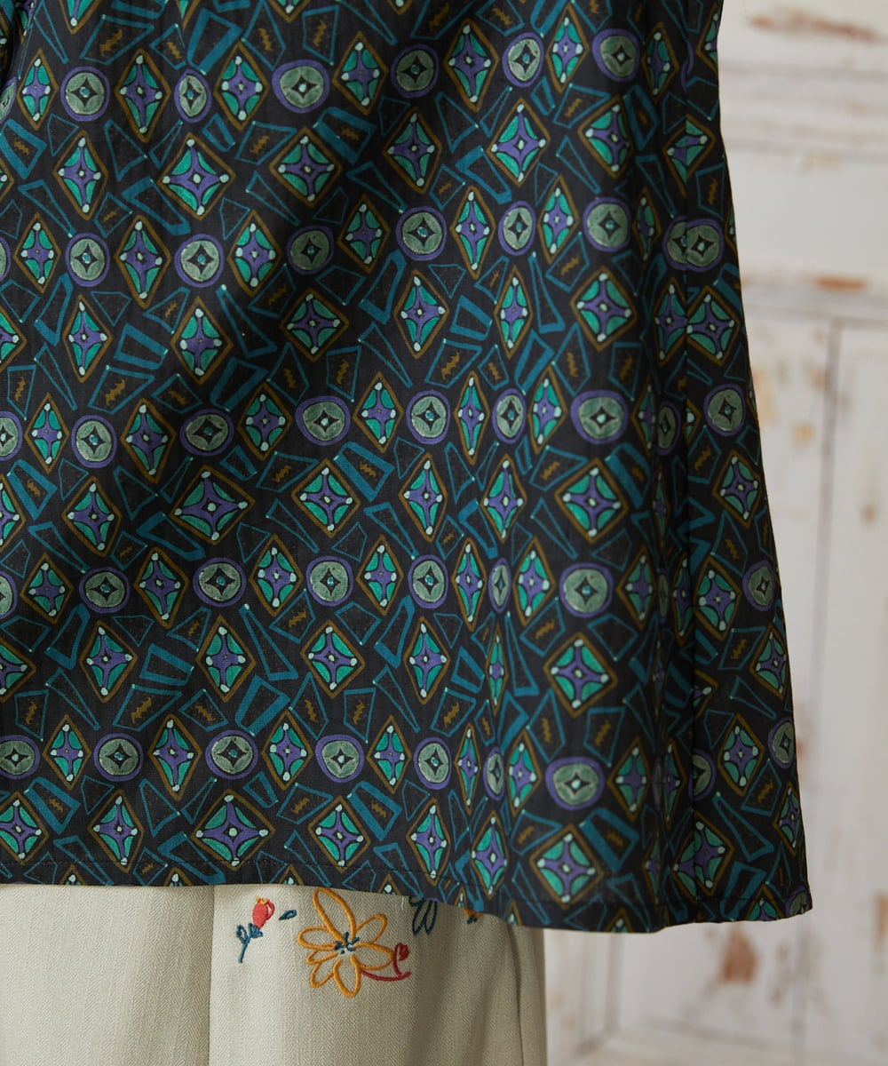 GJBDD32200 Jocomomola(ホコモモラ) Hidalgo 幾何調プリントブラウス ブラック