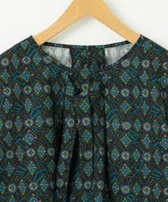 GJBDD32200 Jocomomola(ホコモモラ) Hidalgo 幾何調プリントブラウス ブラック