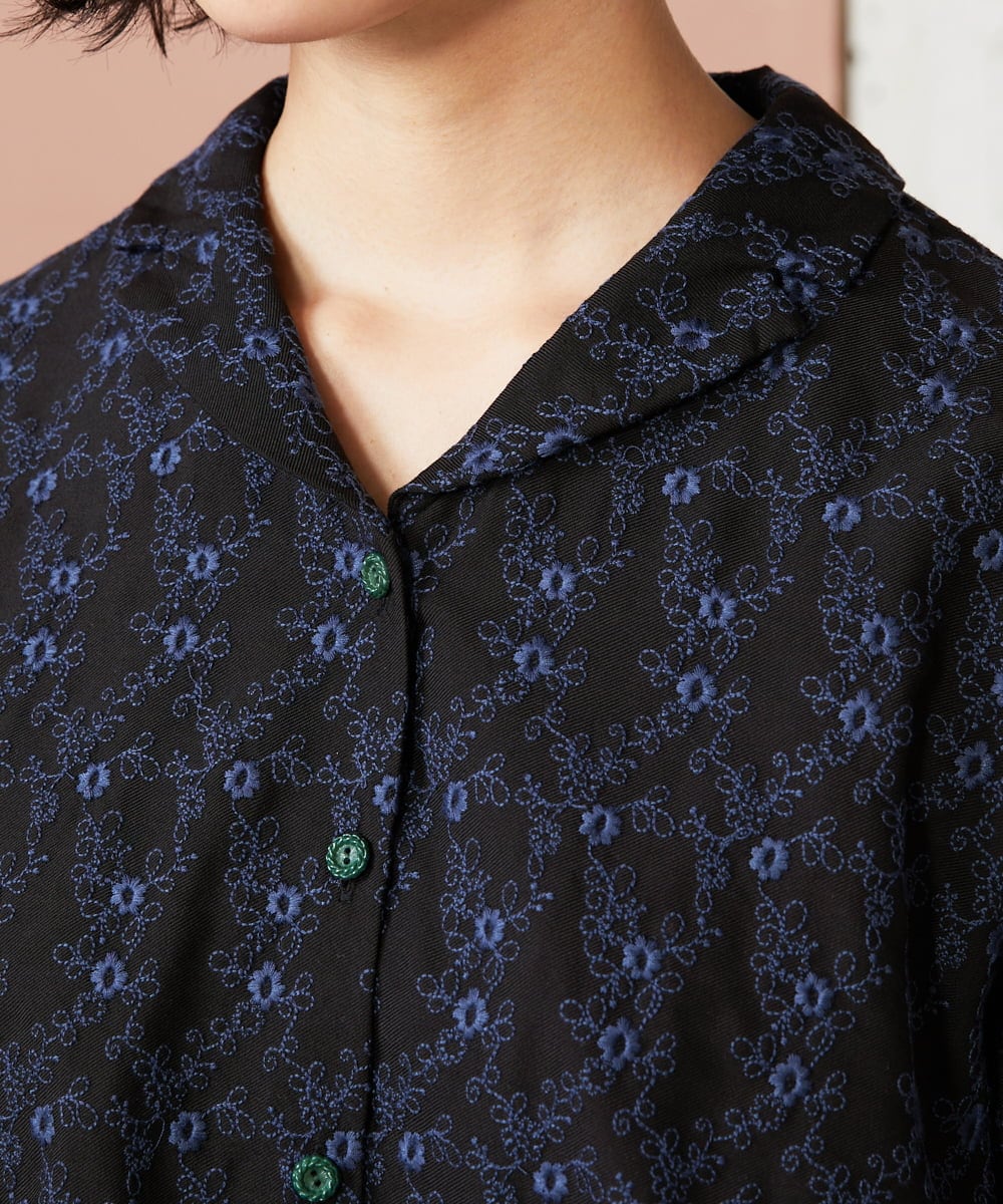 GJBDE41240 Jocomomola(ホコモモラ) フラワースカラップ総刺繍ブラウス ブラック