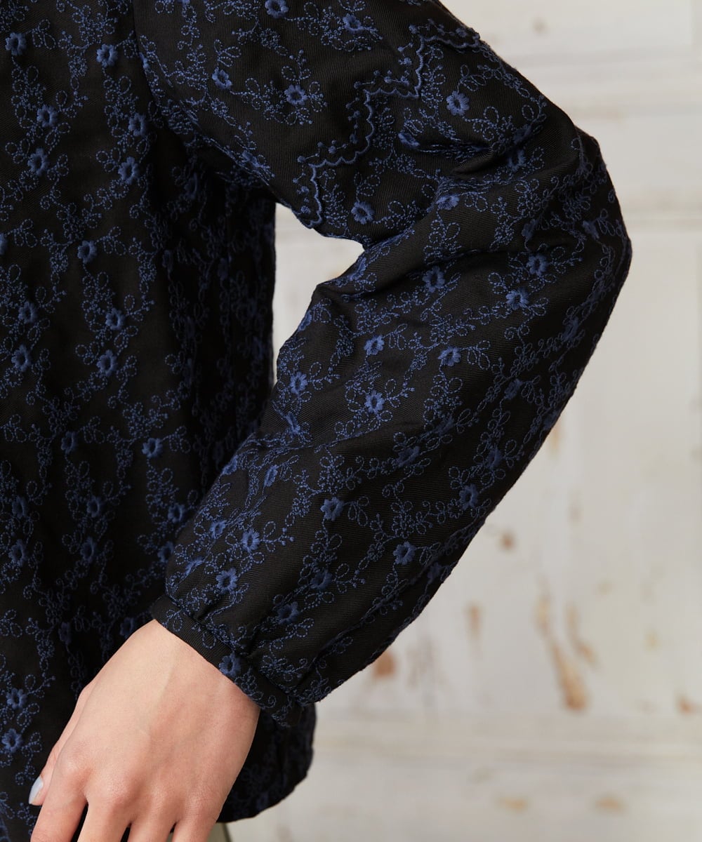 GJBDE41240 Jocomomola(ホコモモラ) フラワースカラップ総刺繍ブラウス ブラック