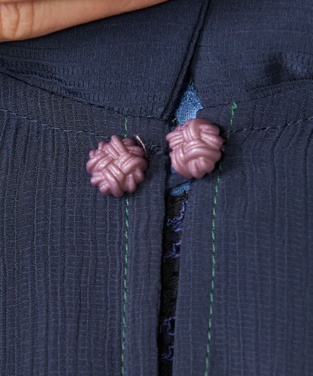 GJBDE44180 Jocomomola(ホコモモラ) RIO 襟付き楊柳ブラウス ネイビー