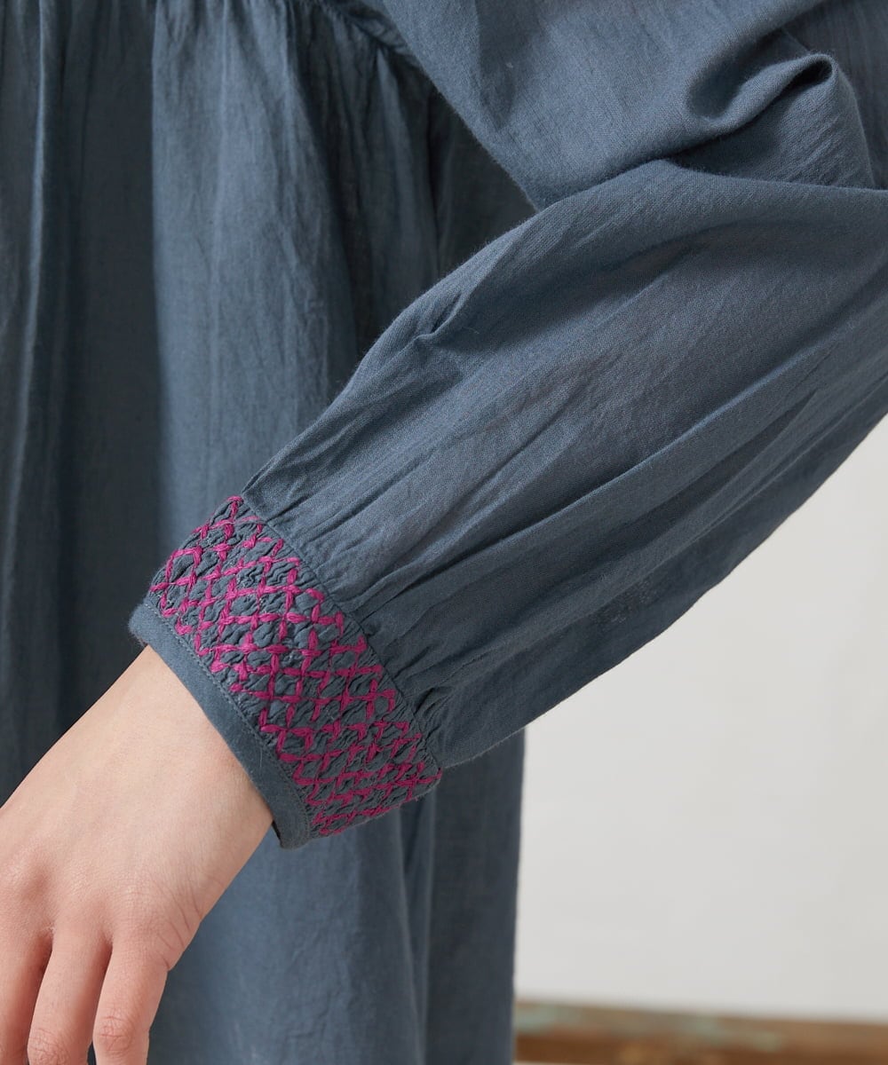 GJBFD01200 Jocomomola(ホコモモラ) Baile animal アニマル刺繍ブラウス グレー