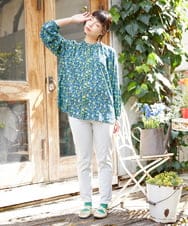 GJBFD30200 Jocomomola(ホコモモラ) Sancho Panza フラワープリントブラウス ネイビー