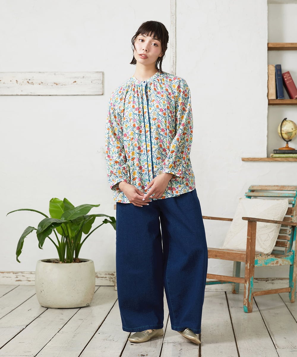 GJBFD30200 Jocomomola(ホコモモラ) Sancho Panza フラワープリントブラウス アイボリー