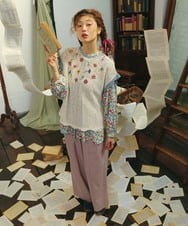 GJBFD30200 Jocomomola(ホコモモラ) Sancho Panza フラワープリントブラウス アイボリー