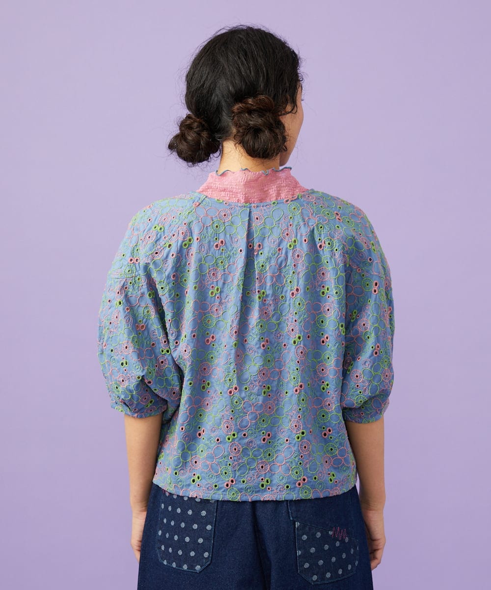 GJBGD34240 Jocomomola(ホコモモラ) Semilla フラワー総刺繍ブラウス ブルー