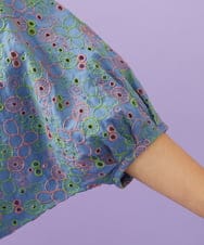 GJBGD34240 Jocomomola(ホコモモラ) Semilla フラワー総刺繍ブラウス ブルー