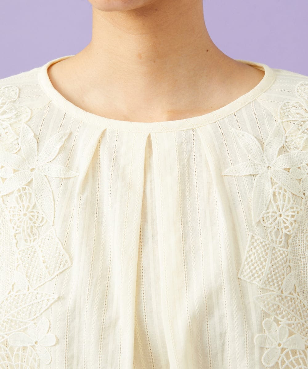 GJBGD70230 Jocomomola(ホコモモラ) Miguelde Cervantes レース付きブラウス アイボリー