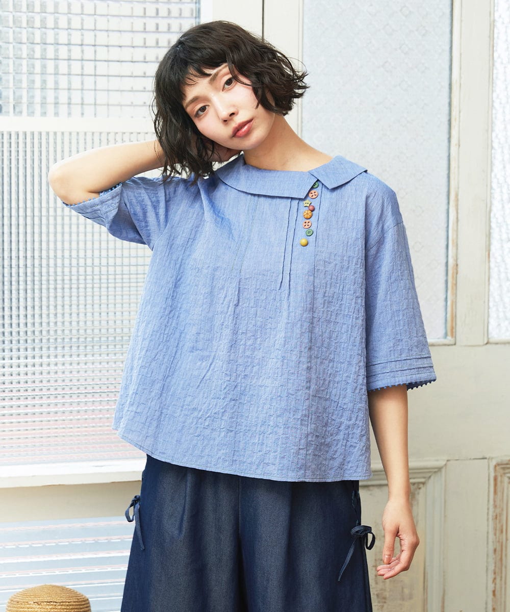 GJBGE40180 Jocomomola(ホコモモラ) シャーリングシャンブレーブラウス ブルー