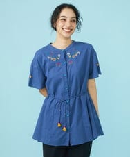 GJBGW31150 Jocomomola(ホコモモラ) ドビー フラワー刺繍チュニックブラウス アイボリー