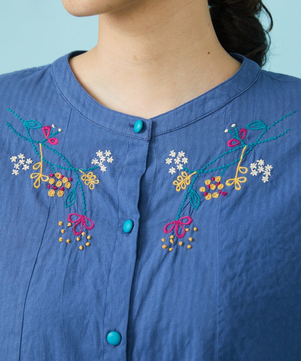 GJBGW31150 Jocomomola(ホコモモラ) ドビー フラワー刺繍チュニックブラウス アイボリー