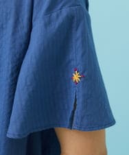 GJBGW31150 Jocomomola(ホコモモラ) ドビー フラワー刺繍チュニックブラウス アイボリー