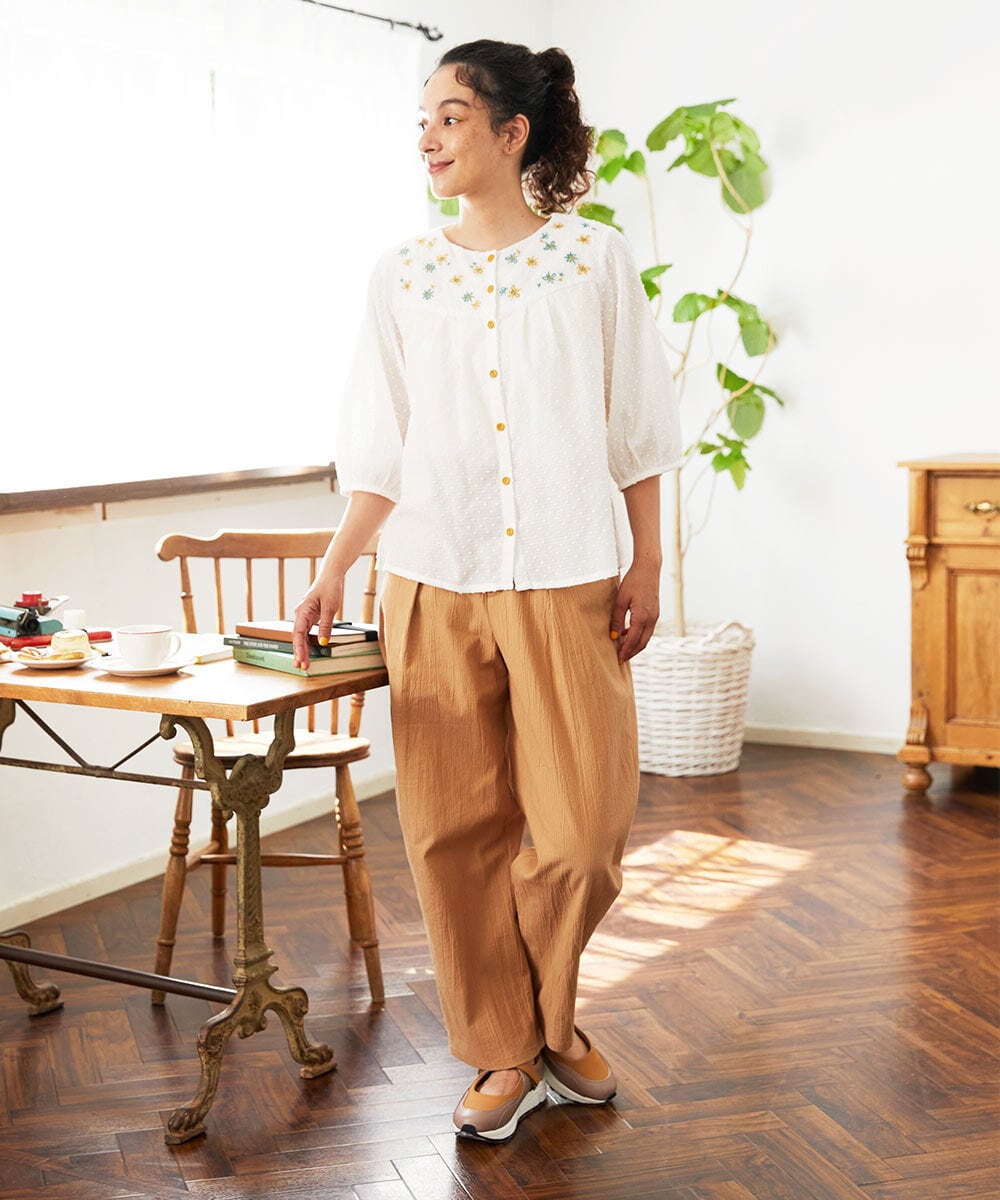 GJBHA36200 Jocomomola(ホコモモラ) Nadar entre flores フラワー刺繍ブラウス ブルー