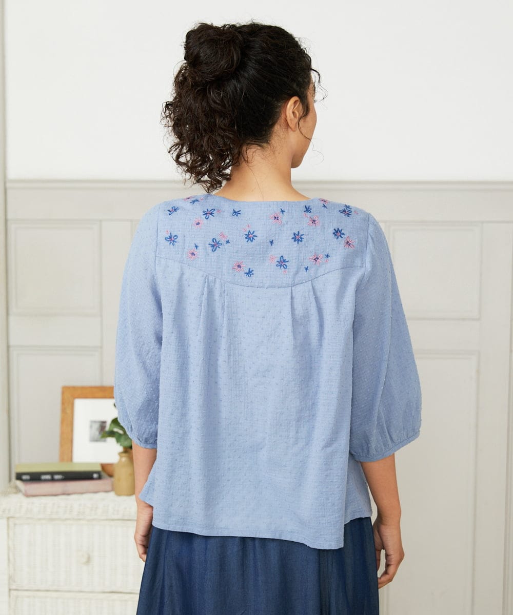 GJBHA36200 Jocomomola(ホコモモラ) Nadar entre flores フラワー刺繍ブラウス ブルー