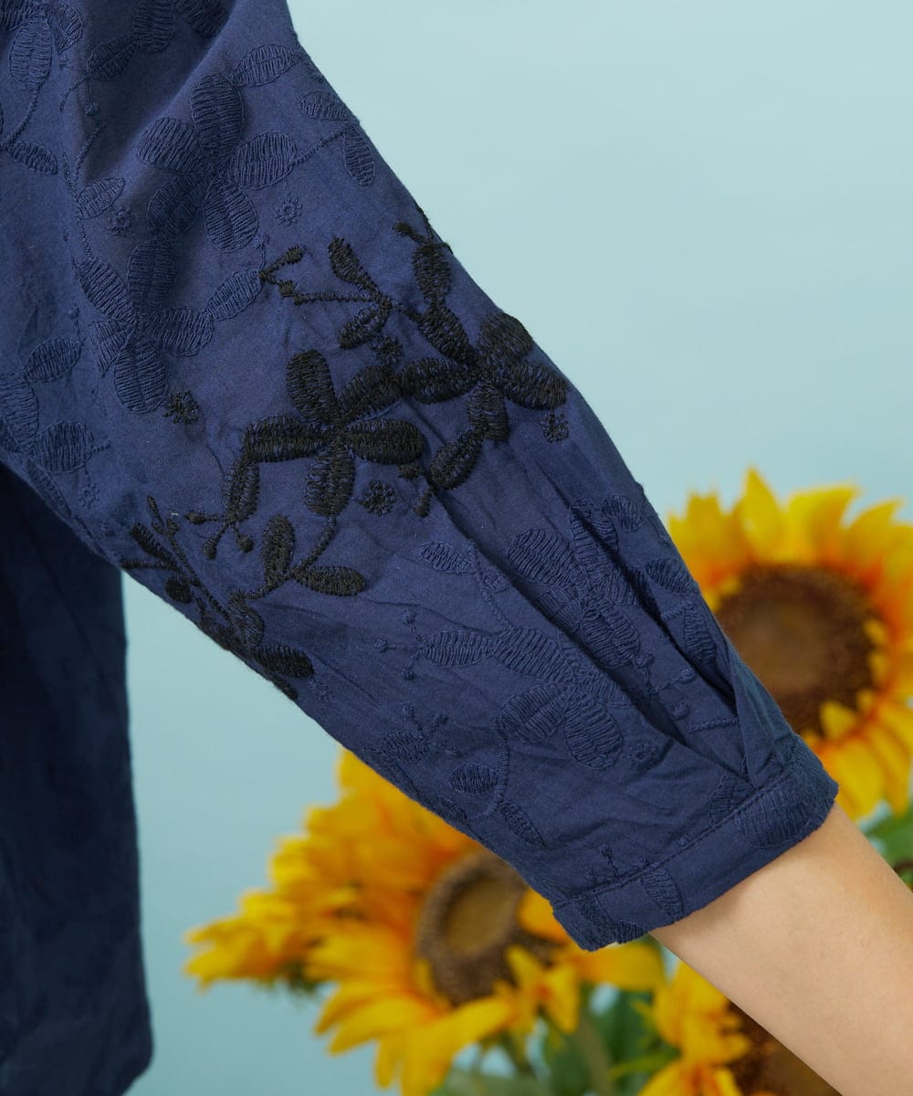 GJBHD32180 Jocomomola(ホコモモラ) Sendero de flores フラワー刺繍ブラウス ネイビー