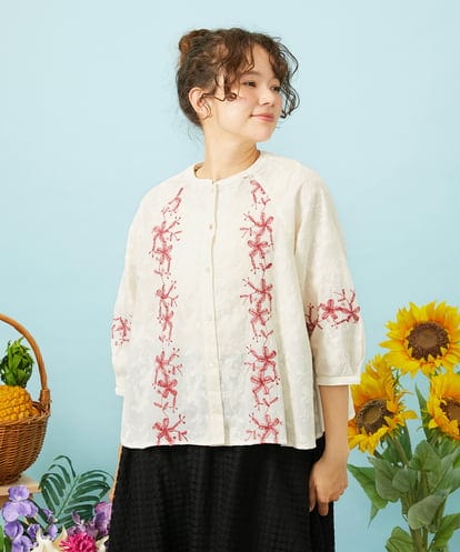 GJBHD32180 Jocomomola Sendero de flores フラワー刺繍ブラウス