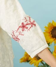 GJBHD32180 Jocomomola(ホコモモラ) Sendero de flores フラワー刺繍ブラウス アイボリー