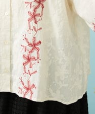 GJBHD32180 Jocomomola(ホコモモラ) Sendero de flores フラワー刺繍ブラウス アイボリー