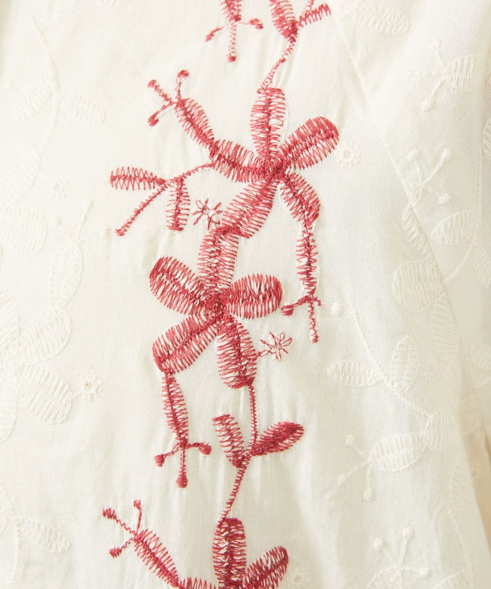 GJBHD32180 Jocomomola(ホコモモラ) Sendero de flores フラワー刺繍ブラウス アイボリー