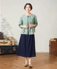 GJBJA50250 Jocomomola(ホコモモラ) Escaleras de flores フラワー総刺繍ブラウス ライトブルー