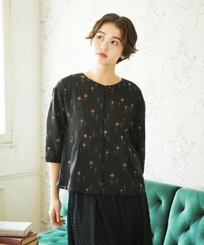 GJBJA50250 Jocomomola Escaleras de flores フラワー総刺繍ブラウス
