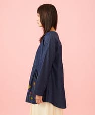 GJBJE37200 Jocomomola(ホコモモラ) フラワー刺繍デニムブラウス ネイビー