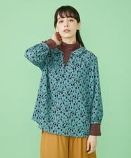 GJBJT38190 Jocomomola(ホコモモラ) Flor フロッキープリントブラウス ブルー