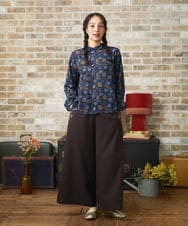 GJBLA50200 Jocomomola(ホコモモラ) Bail de flores フラワープリントブラウス ネイビー