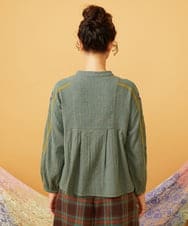 GJBLD33200 Jocomomola(ホコモモラ) フラワー刺繍ヘリンボーンプルオーバーブラウス グリーン