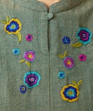 GJBLD33200 Jocomomola(ホコモモラ) フラワー刺繍ヘリンボーンプルオーバーブラウス グリーン