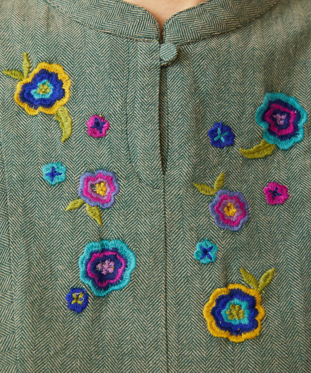GJBLD33200 Jocomomola(ホコモモラ) フラワー刺繍ヘリンボーンプルオーバーブラウス グリーン