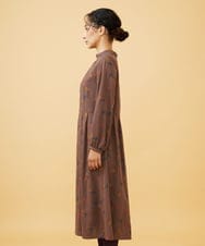 GJEAD50350 Jocomomola(ホコモモラ) Estrella ハイネックフラワー刺繡ワンピース ブラウン