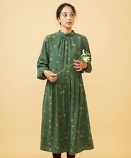 GJEAD50350 Jocomomola(ホコモモラ) Estrella ハイネックフラワー刺繡ワンピース グリーン
