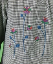 GJECA33300 Jocomomola(ホコモモラ) 千鳥チェック フラワー刺繍シャツワンピース ピンク×グリーン
