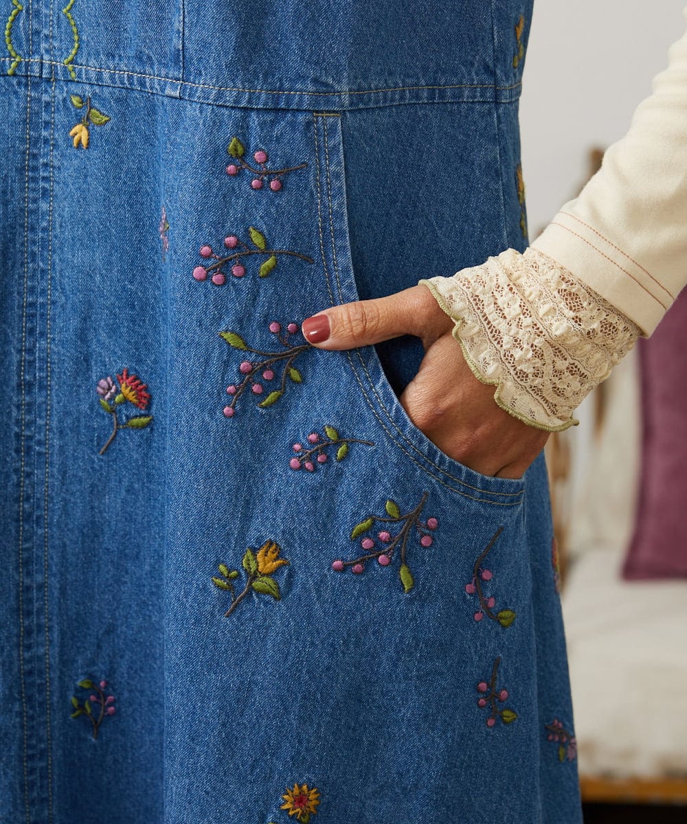 GJECD01330 Jocomomola(ホコモモラ) El galgo フラワー刺繍デニムノースリーブジャンパースカート ブルー