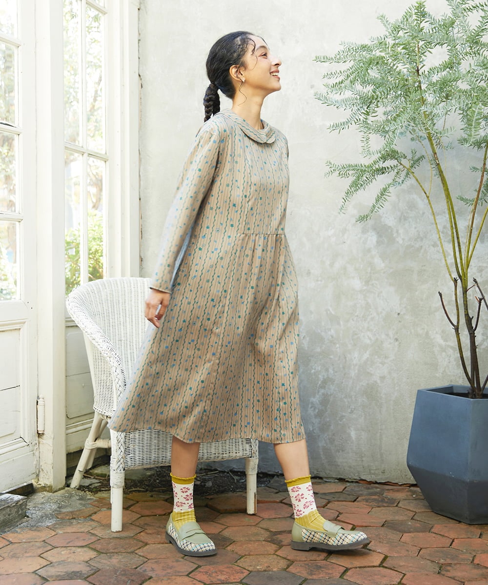 GJECD30300 Jocomomola(ホコモモラ) Escala de floral プリントワンピース ベージュ