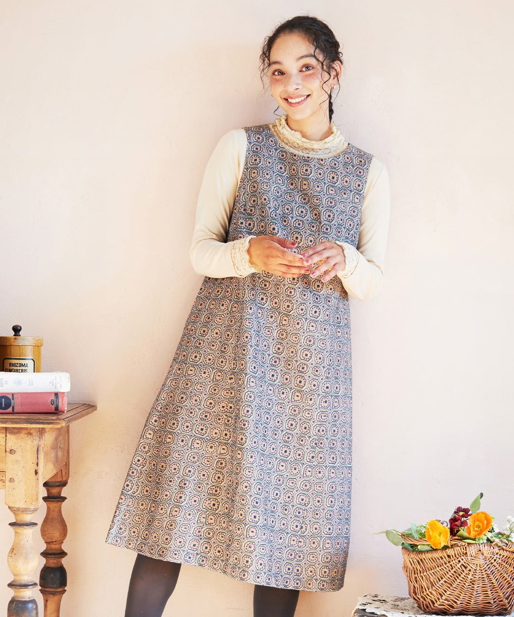 GJECD50350 Jocomomola(ホコモモラ) Escudos 幾何調総刺繍ワンピース ベージュ