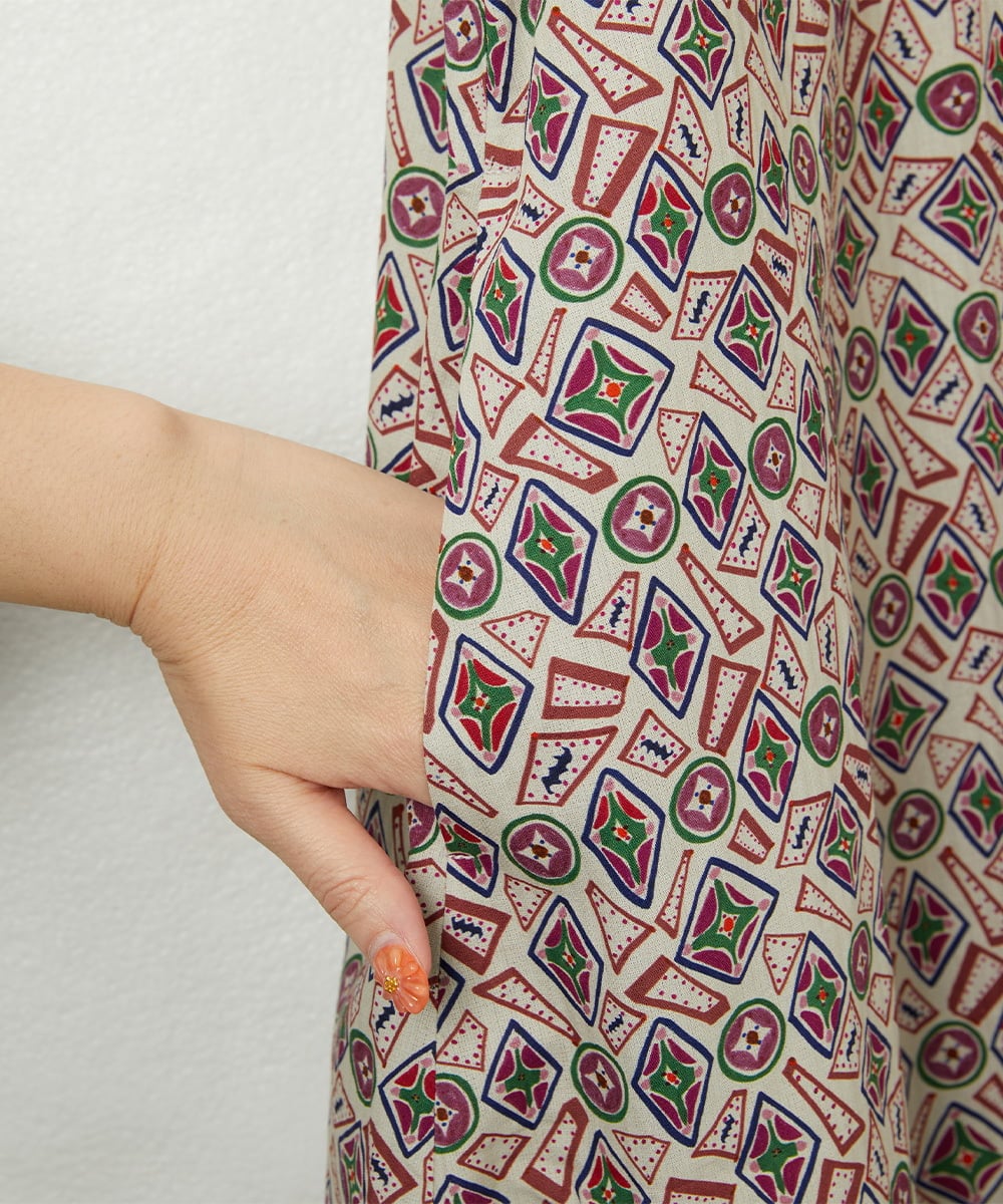 GJEDD32280 Jocomomola(ホコモモラ) Hidalgo 幾何調プリントワンピース アイボリー