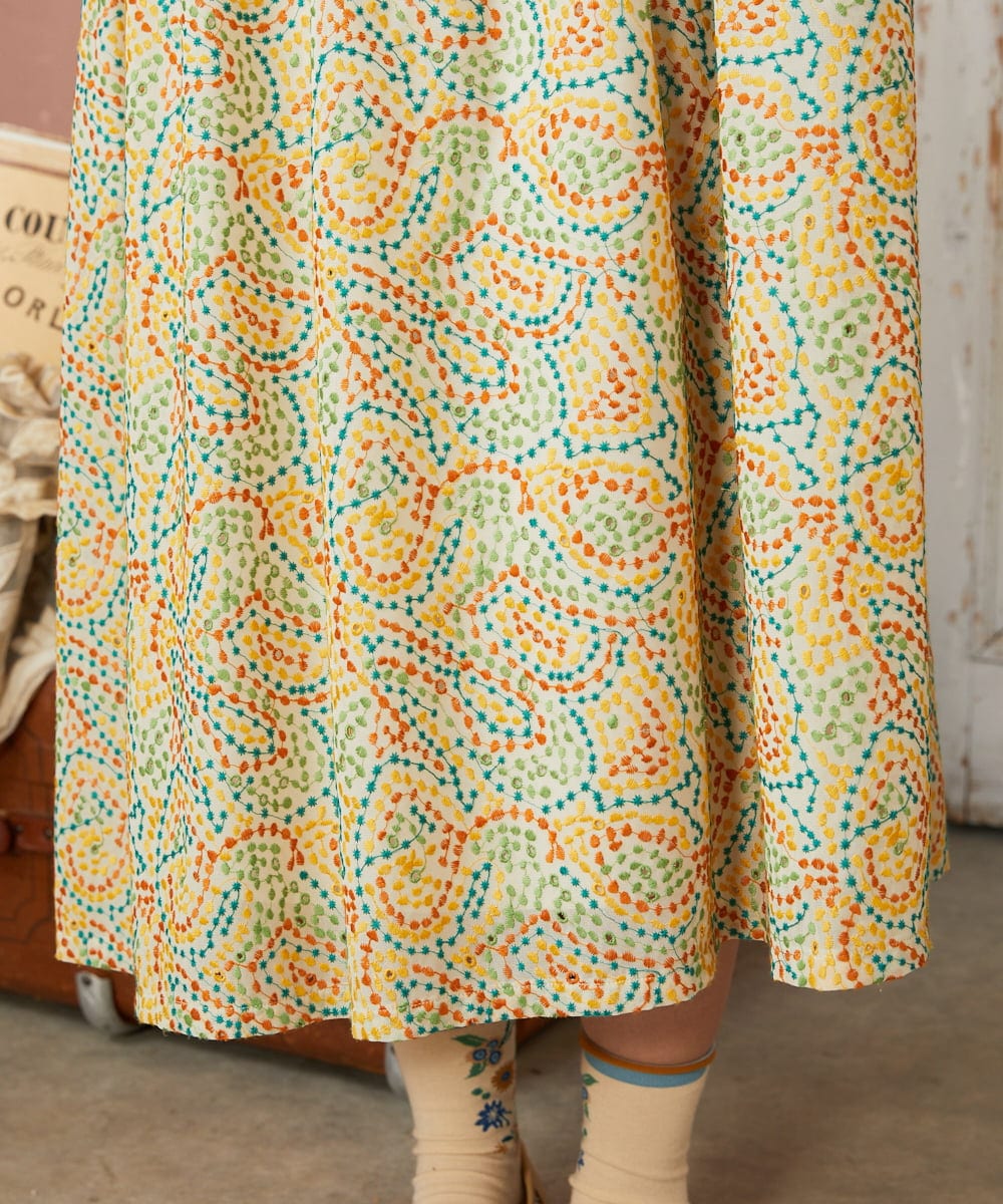 GJEDE02360 Jocomomola(ホコモモラ) La mancha ドット総刺繍ワンピース アイボリー